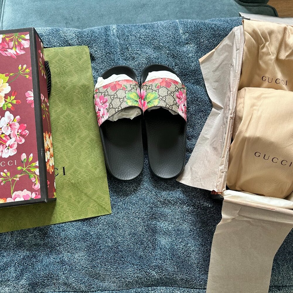 100% Authentic Gucci BLOOMS SUPREME FLORAL SLIDE SANDAL